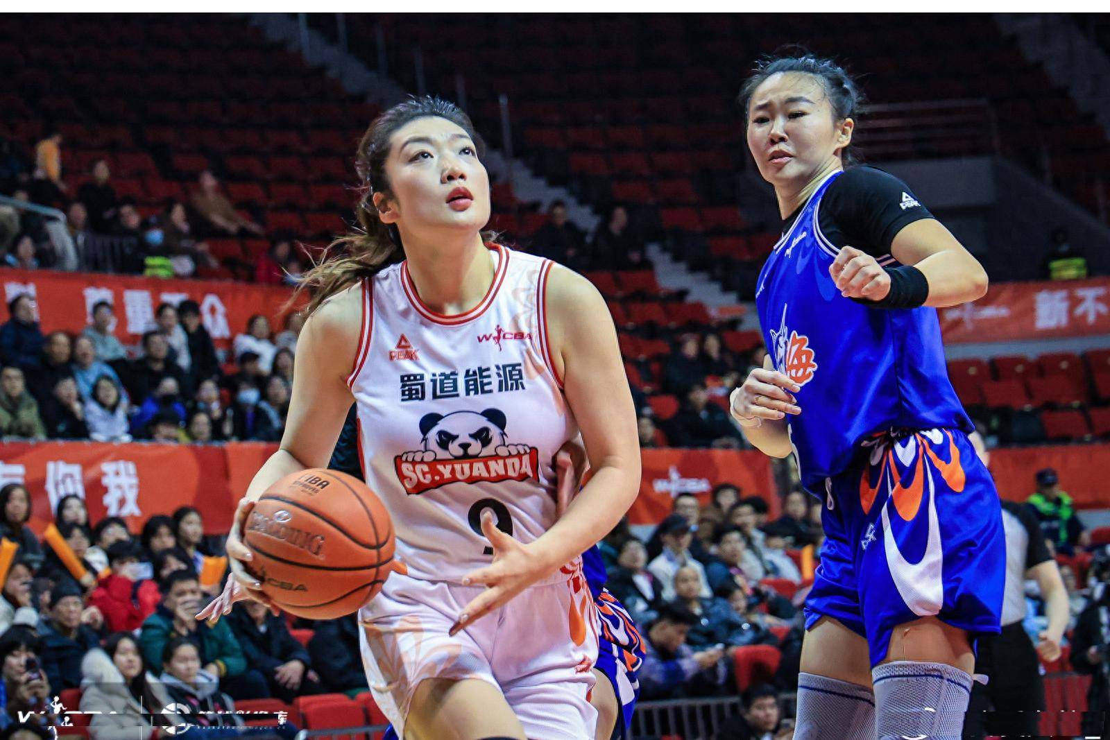 李梦22年女篮世预赛个人集锦，对阵马里砍下15分6助攻(中国女篮李梦近况)