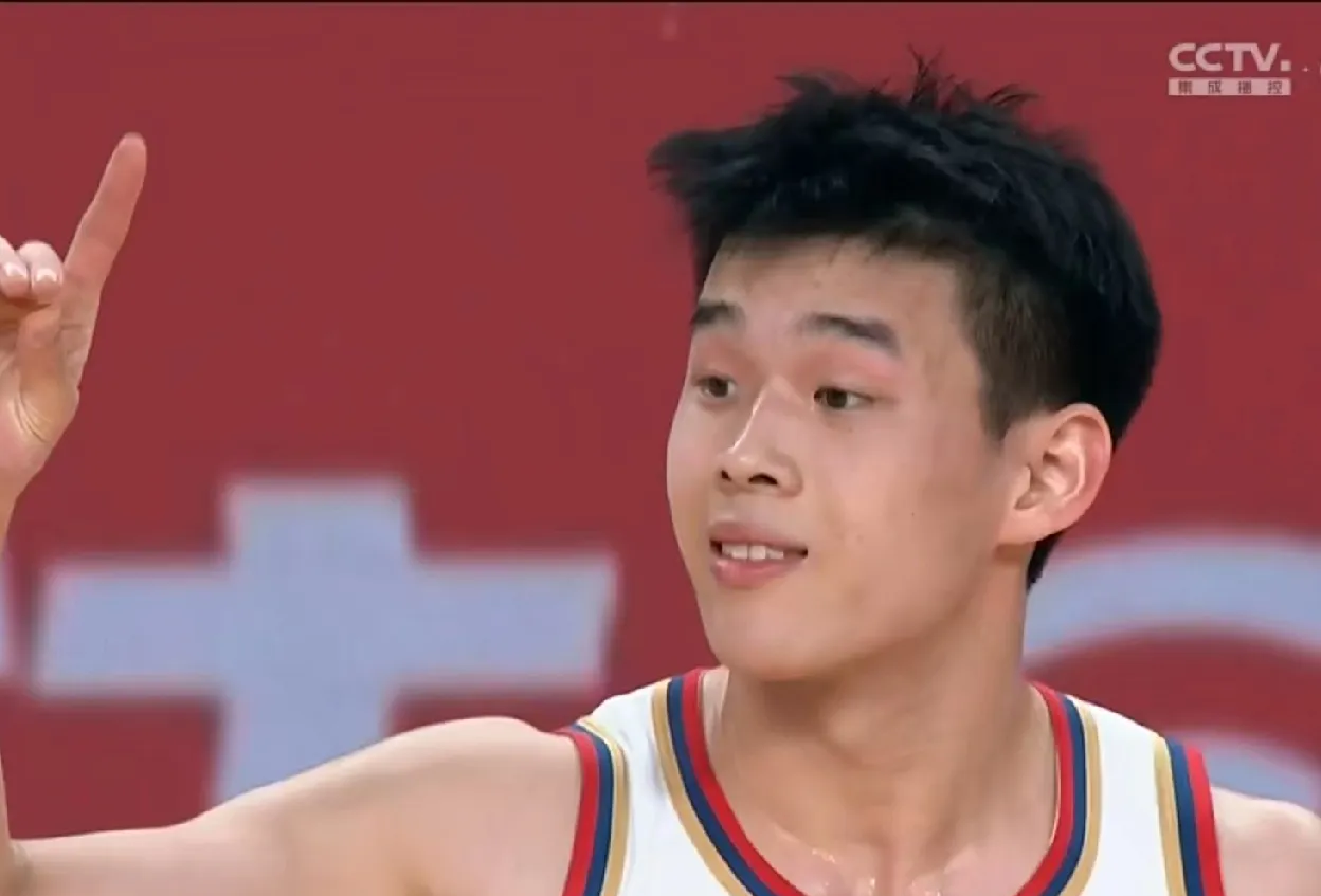 徐杰三双广东险胜北控郭昊文24分同曦胜新疆(cba广东队徐杰图片)