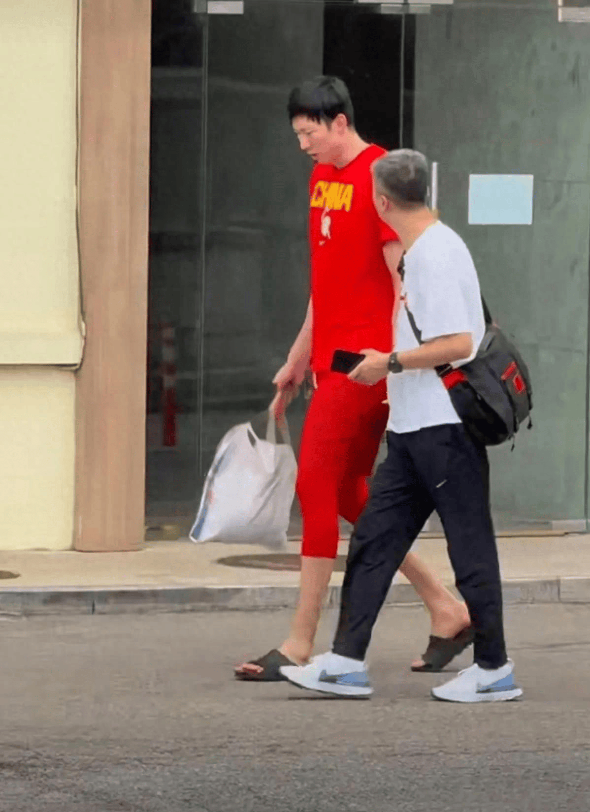 郭士强感谢运动员放弃陪伴家人时间参加集训(郭士强谈郭艾伦现状)