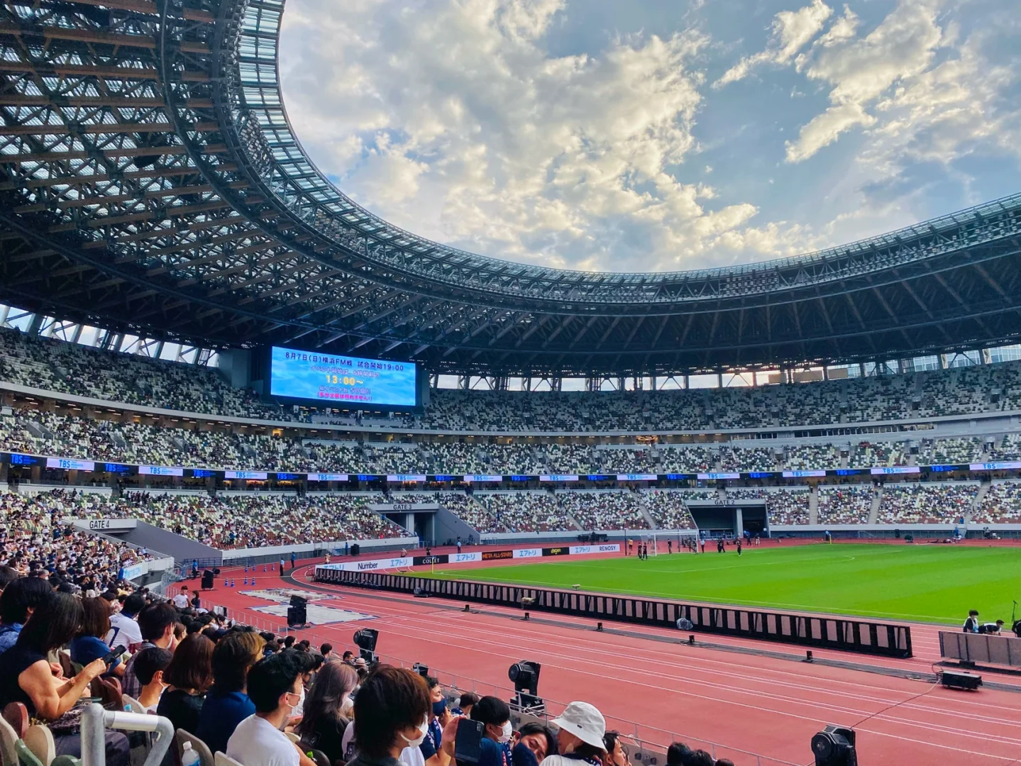 大巴黎前锋多次控球助攻非常出色(大巴黎前锋多次控球助攻非常出色吗)
